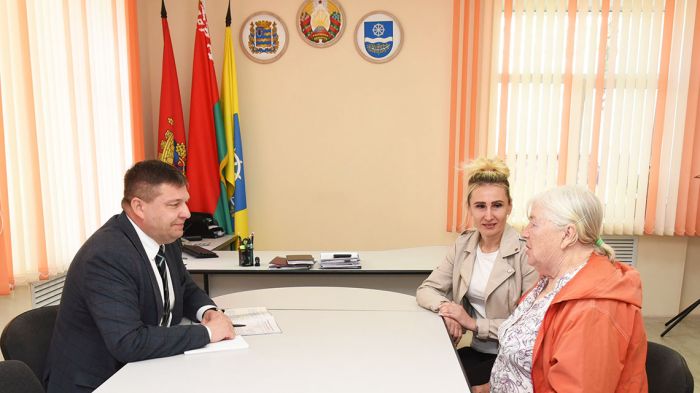 Депутат Палаты представителей Национального собрания Юрий Корсик провел прием граждан в Крупках