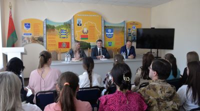Депутат Палаты представителей Национального собрания Юрий Корсик пообщался с молодежью Крупщины